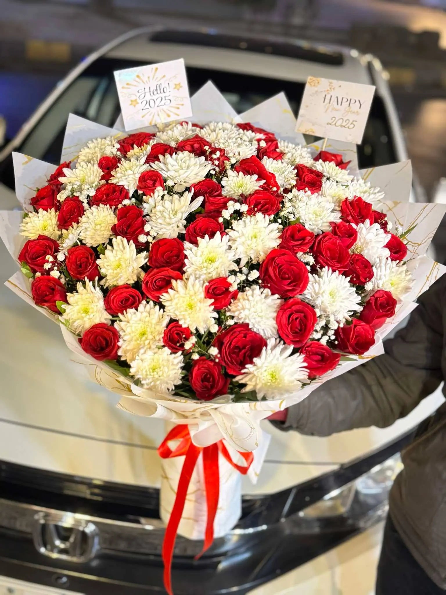 The LuvBox PK – Luxe Red & White Rose Bouquet