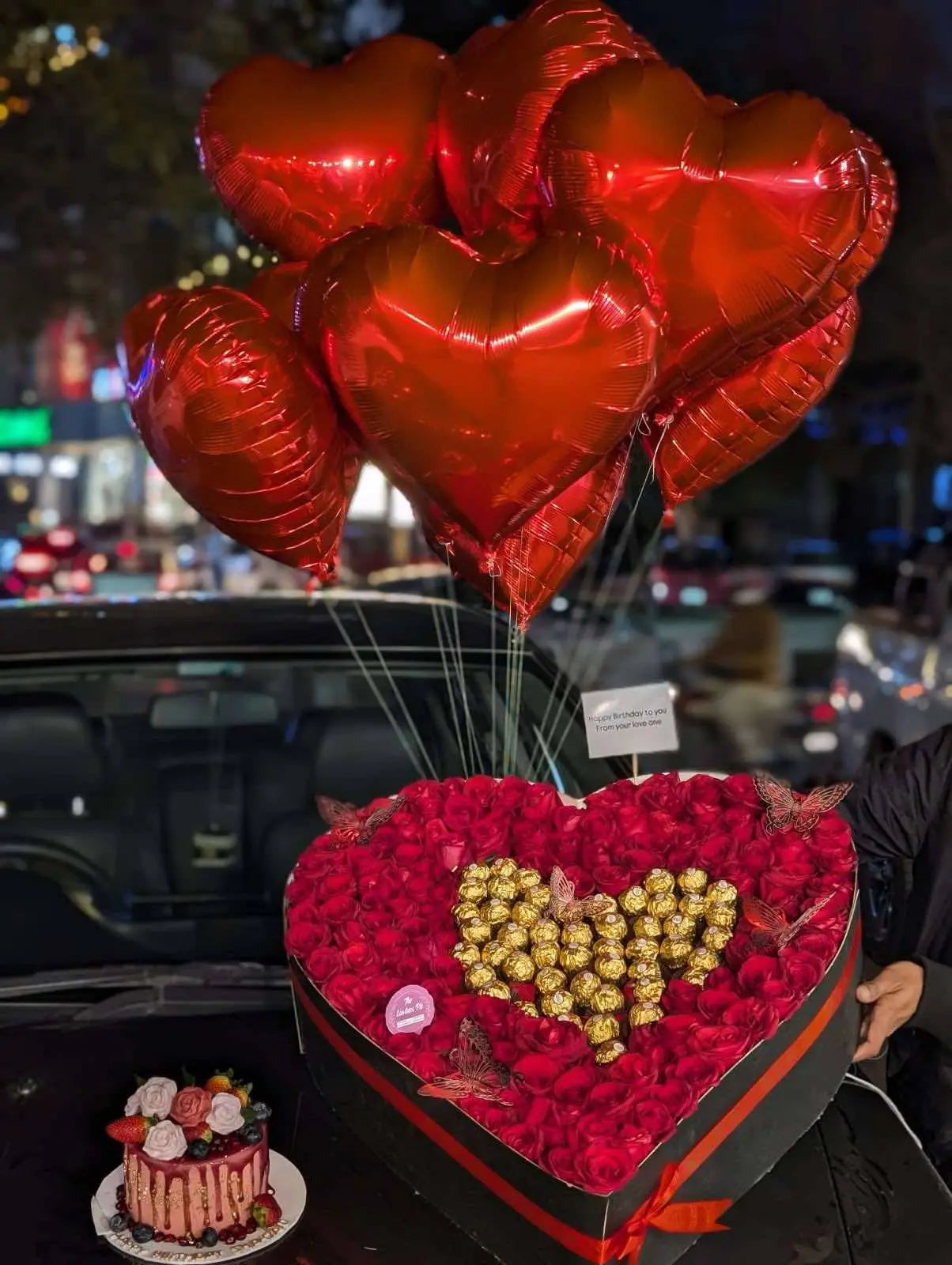 XXL Heart Rose Box with Ferreros, Custom Cake & Balloons