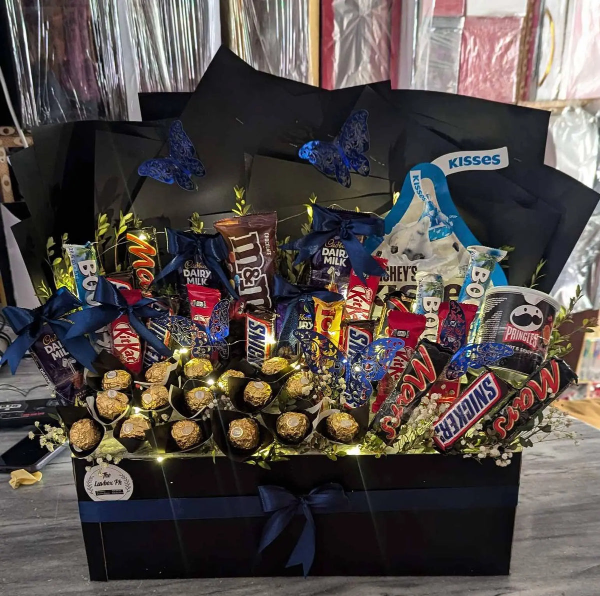 chocolate gifts Pakistan, chocolate gift boxes Islamabad, chocolate hampers Pakistan, send chocolate gifts Pakistan