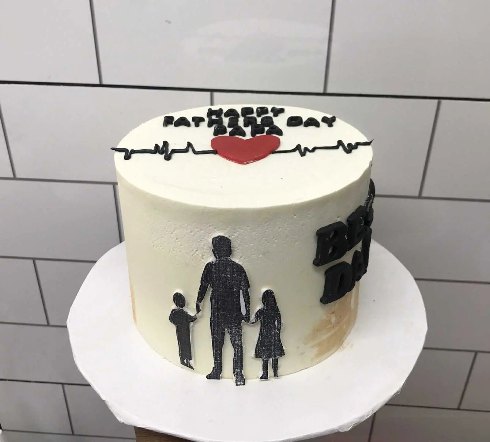 Lucky Dad 💙 Father’s Day Combo – 2 lbs Best Dad Cake & Perfume Gift