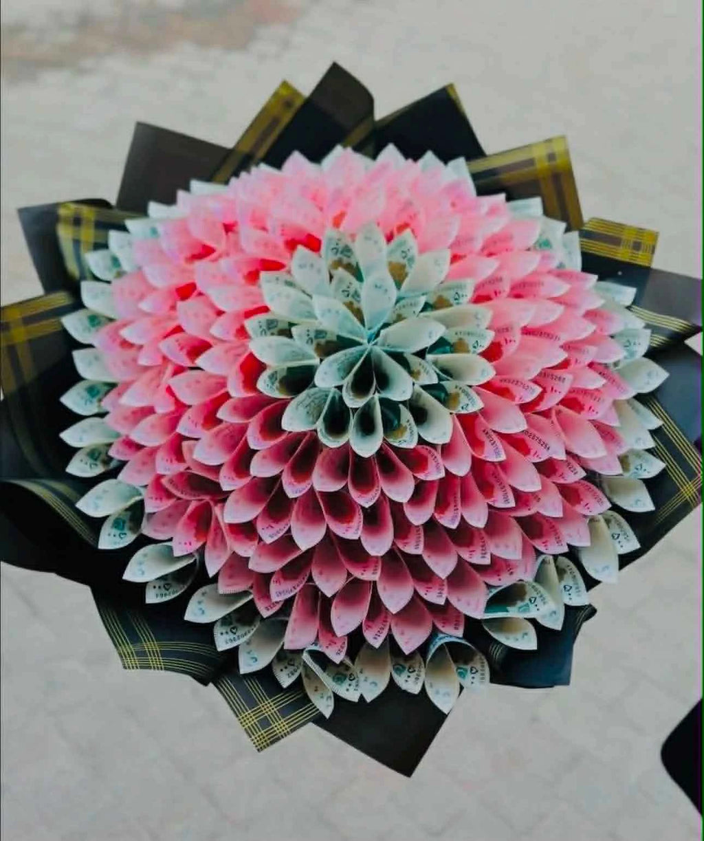 Royal Cash Luxe Bouquet – 50K Money Arrangement (Premium Edition)