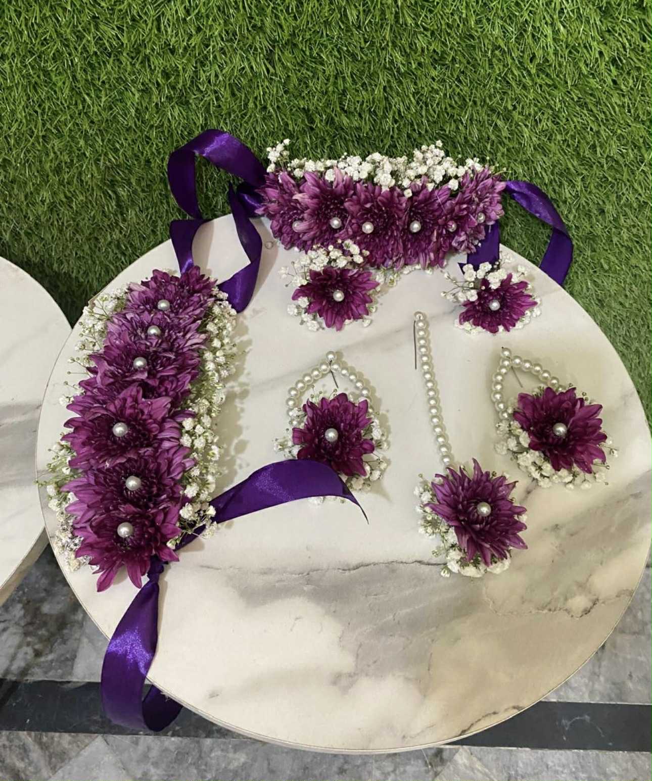 Customizable flower jewelry set for bride in wedding colors