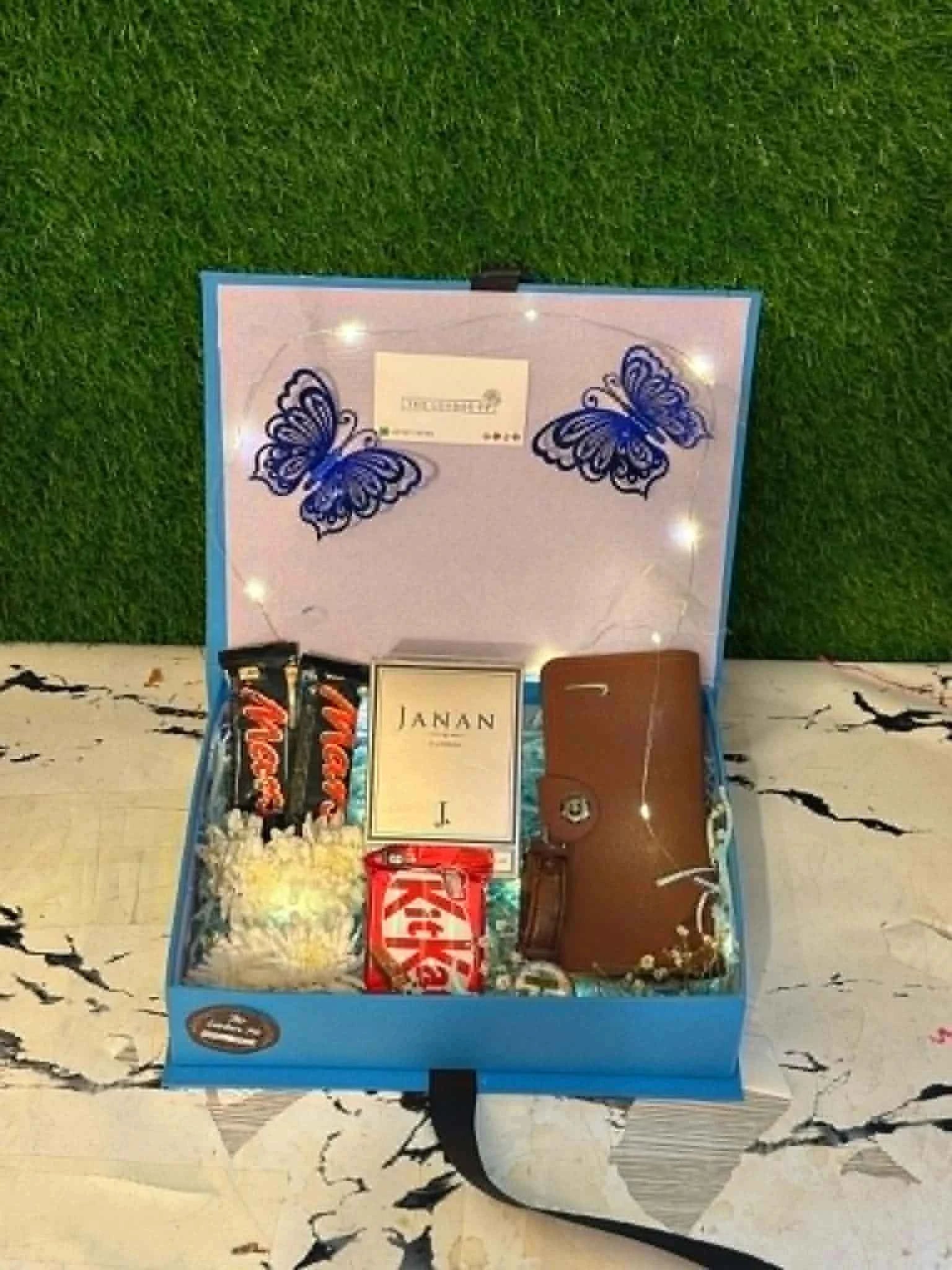 The Executive Gentleman Luxury Gift Box | Jafferjees Wallet, J. Janan Perfume & Watch | Gift Shop Islamabad