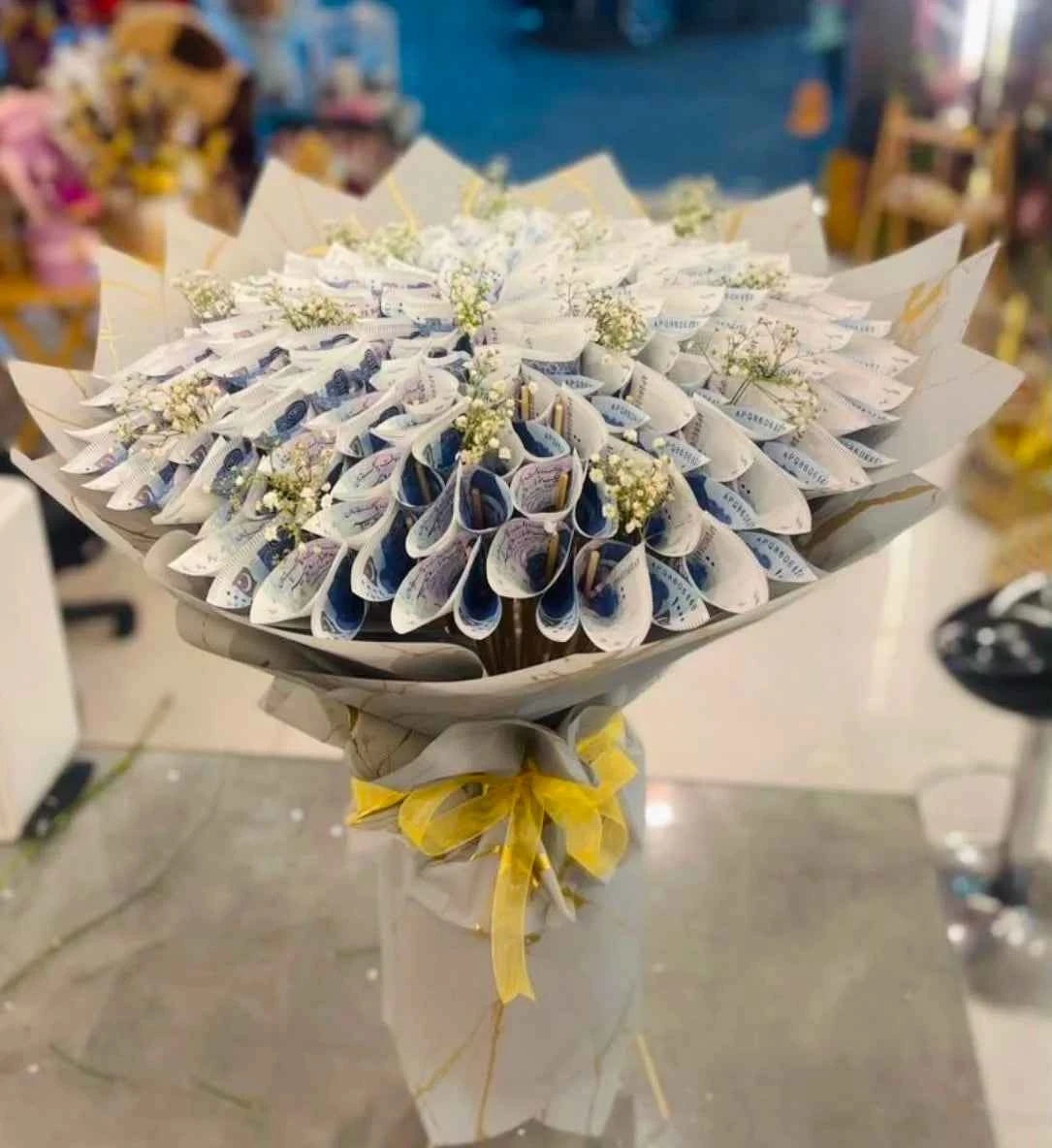 Father’s Day 50000 cash money bouquet luxury gift for dad Pakistan delivery theluvbox.pk