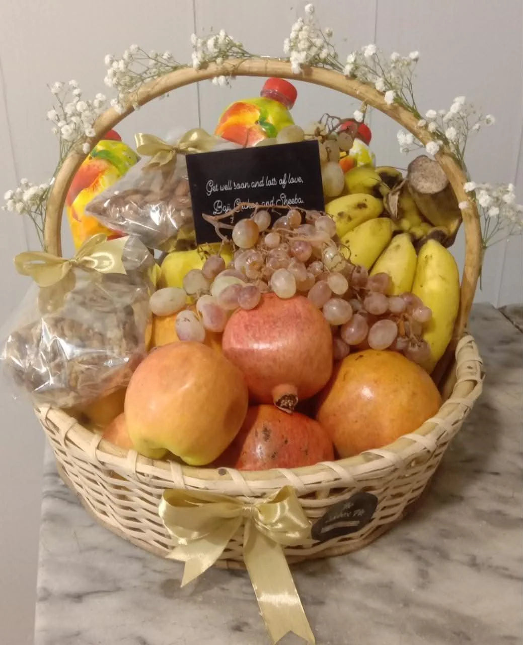 Luxury wrapped seasonal fruit hamper with 4 to 5 kg mixed fresh fruits, perfect for birthdays, get well soon gifts, and premium gift delivery in Pakistan.