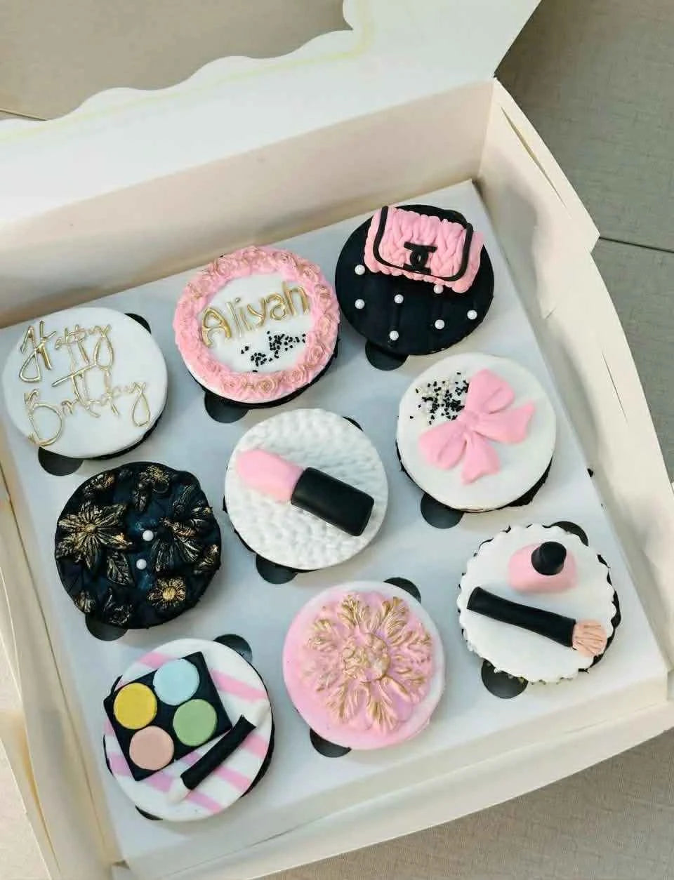 Princess Sprinkle Box – 9 Cute Birthday Cupcakes (Girls Special)