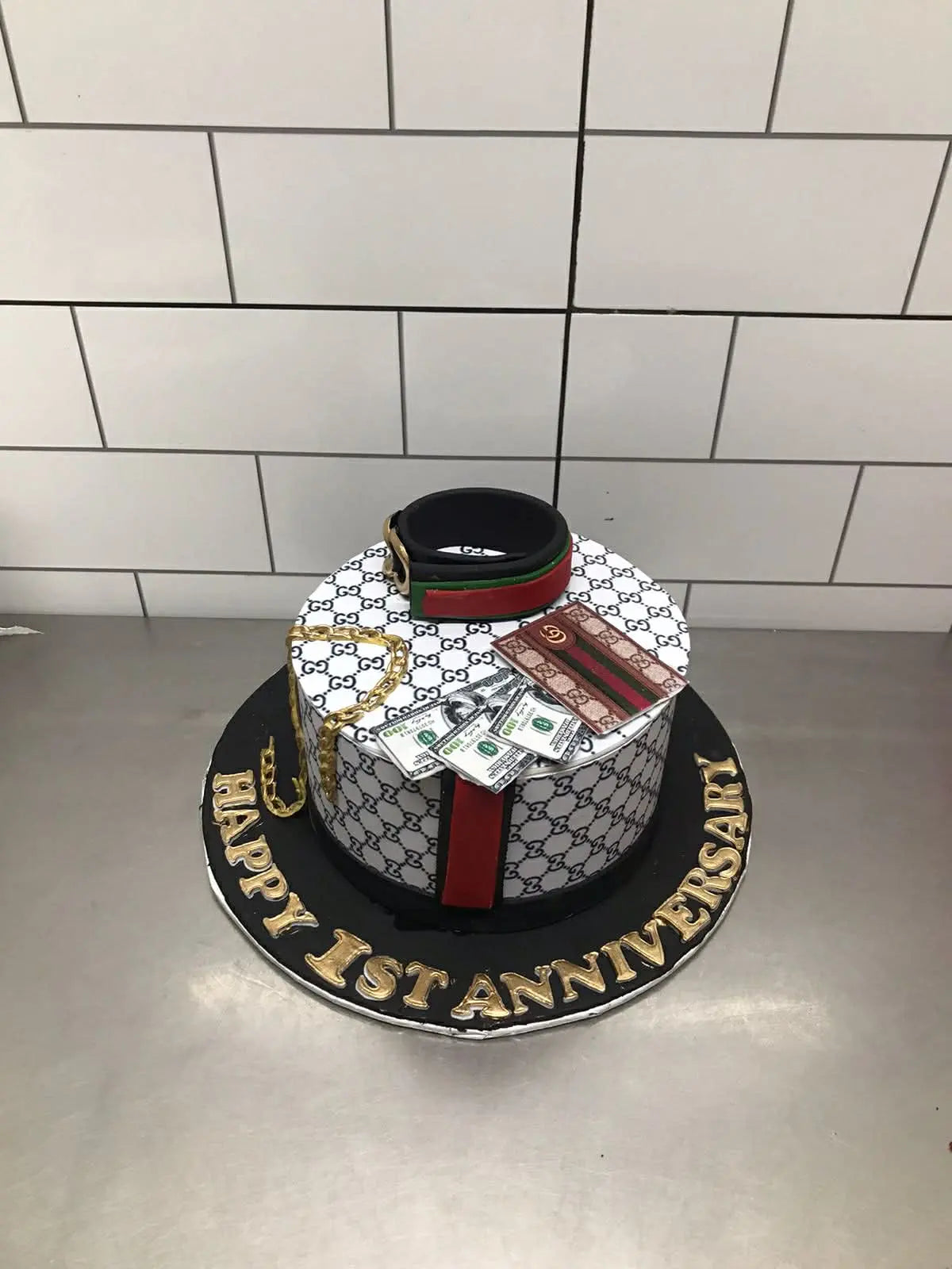 Gucci Luxe 💵✨ Designer Dollar Cake for Him – 3 Lbs