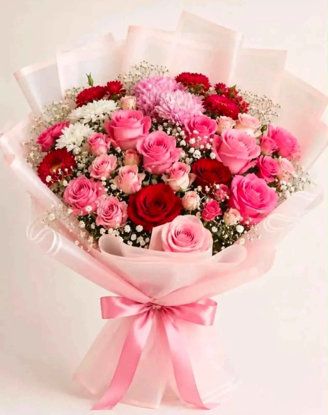 Her Favorite Bloom – Luxury Pink & Red Rose Bouquet