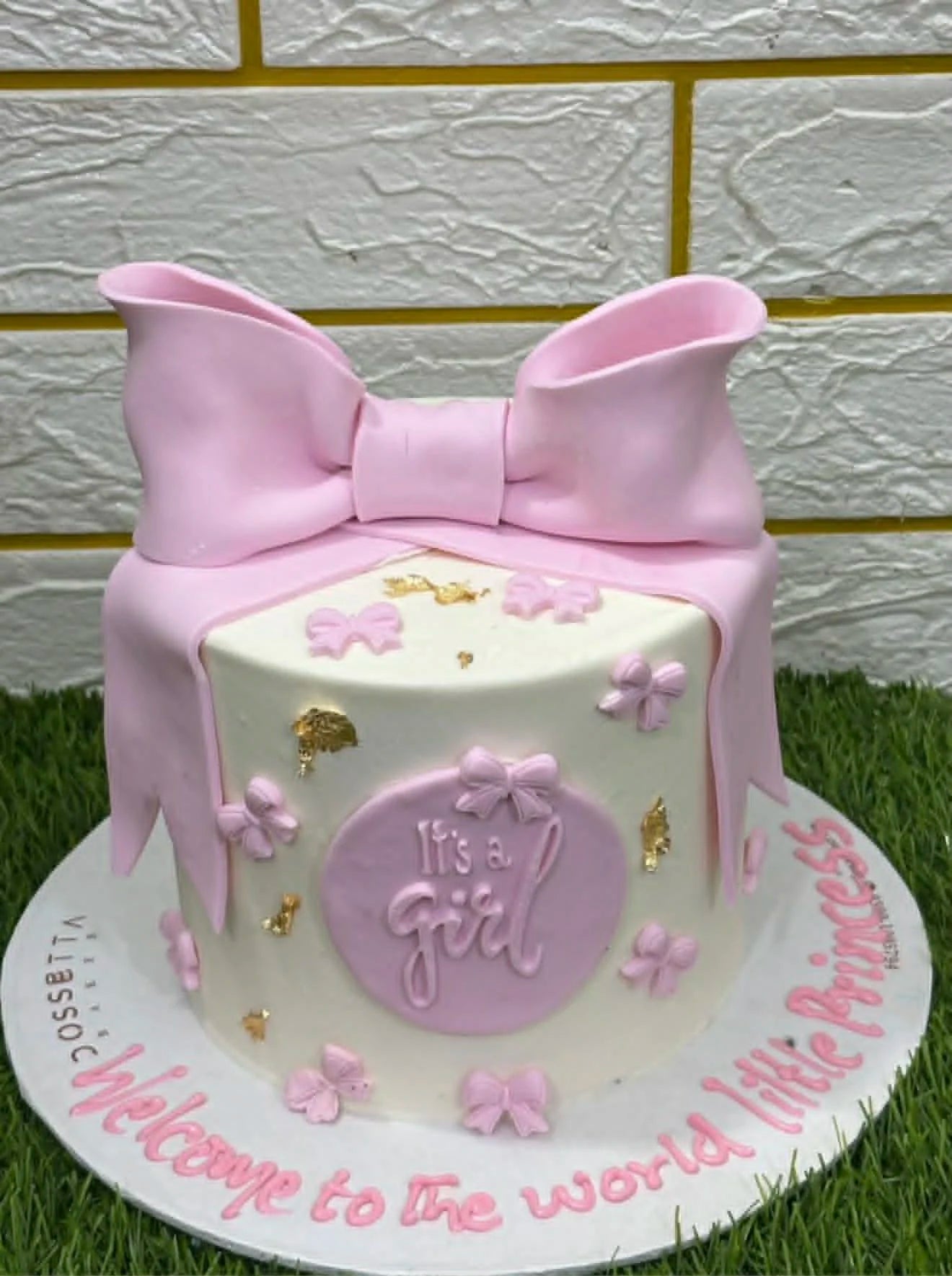 3 lbs pink it's a girl custom cake for newborn baby delivery in Islamabad Pakistan