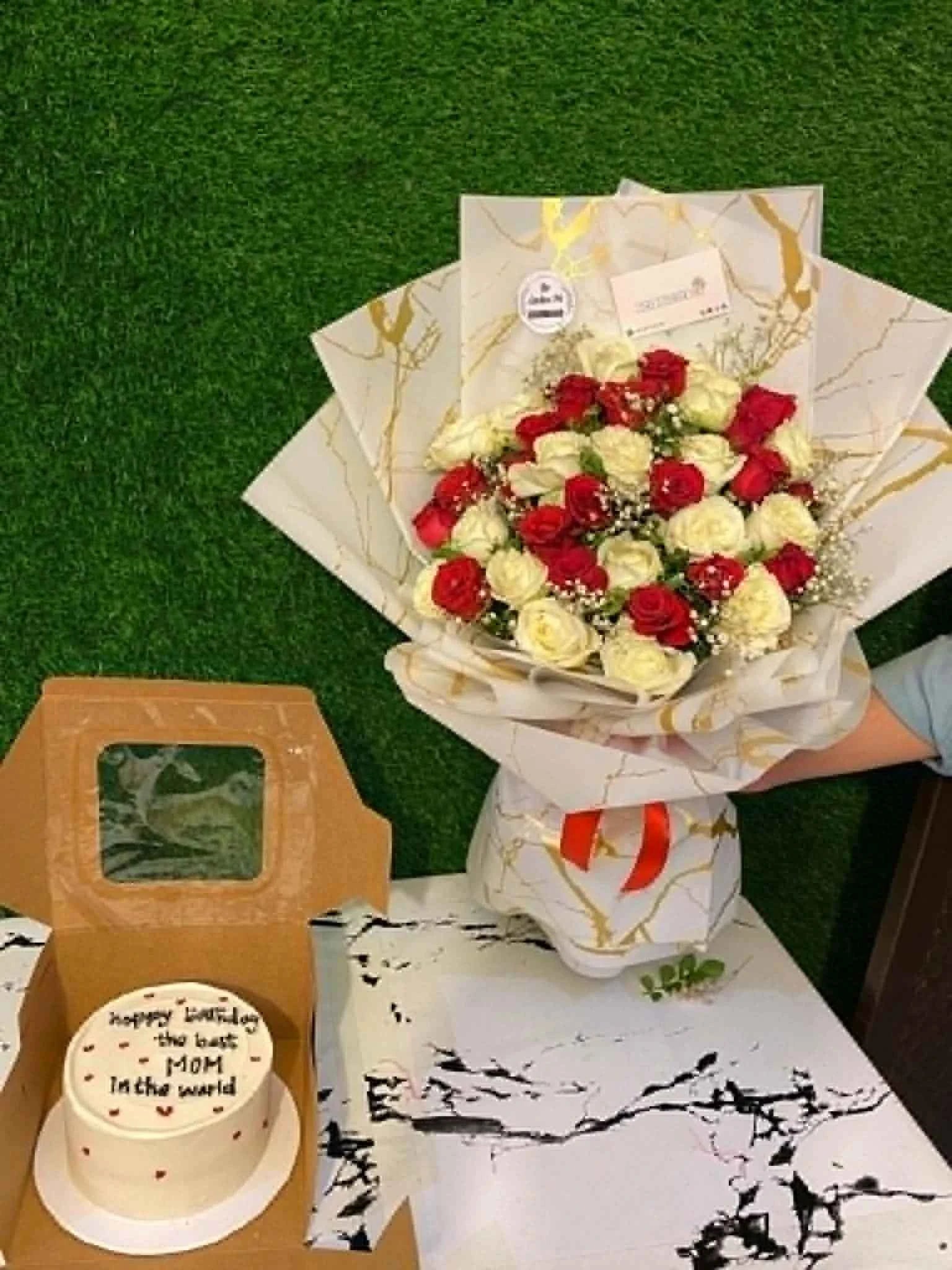 Ivory Gentleman – Luxury Birthday Cake & Rose Bouquet for Him
