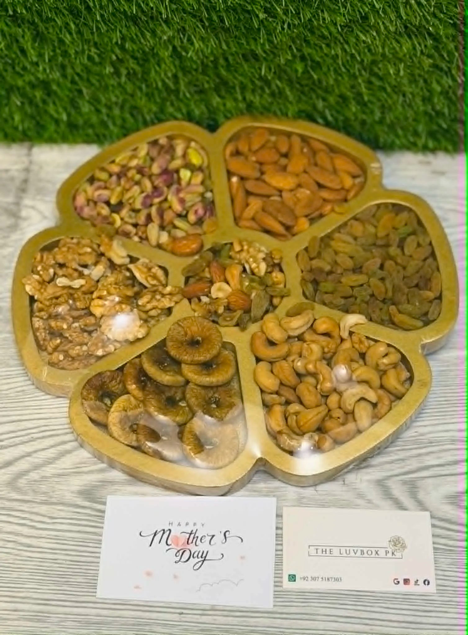 Mother’s Day dry fruit tray gift with mixed nuts delivery all over Pakistan