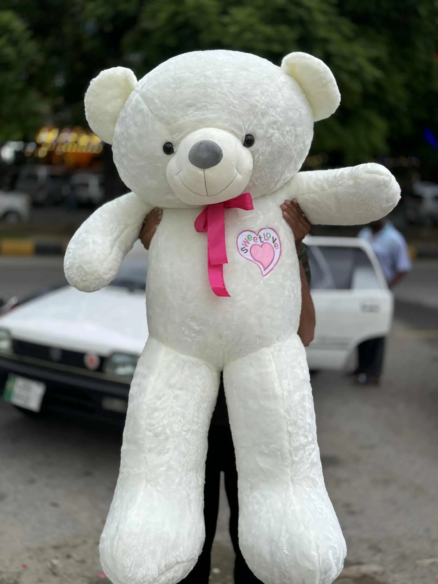 Premium fluffy white teddy bear 4 feet, perfect birthday or anniversary gift in Islamabad