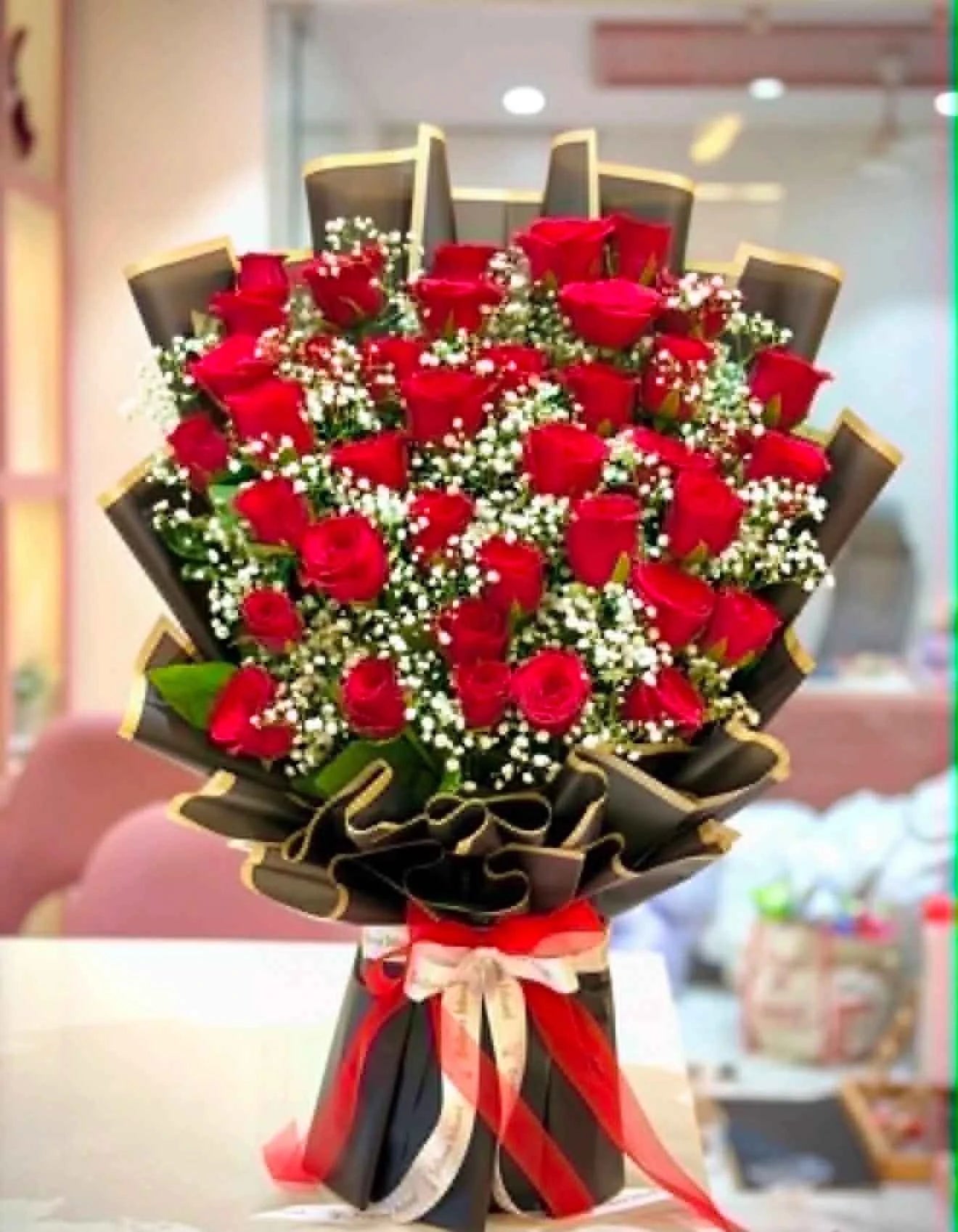 Royal Grandeur – Red Rose Luxury Bouquet with Baby’s Breath