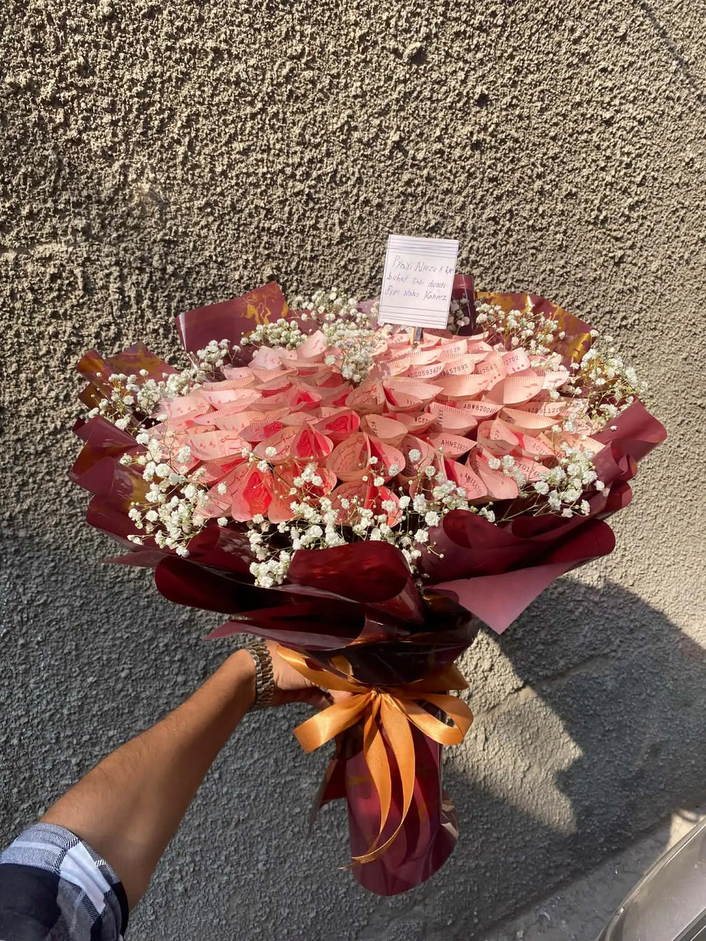 rs-10000-cash-bouquet-with-flowers-islamabad.jpg