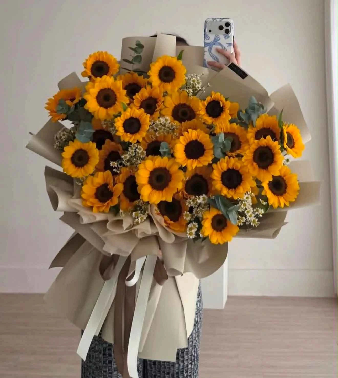 Sunshine Queen 50 – XXL 50 Sunflower Birthday Bouquet