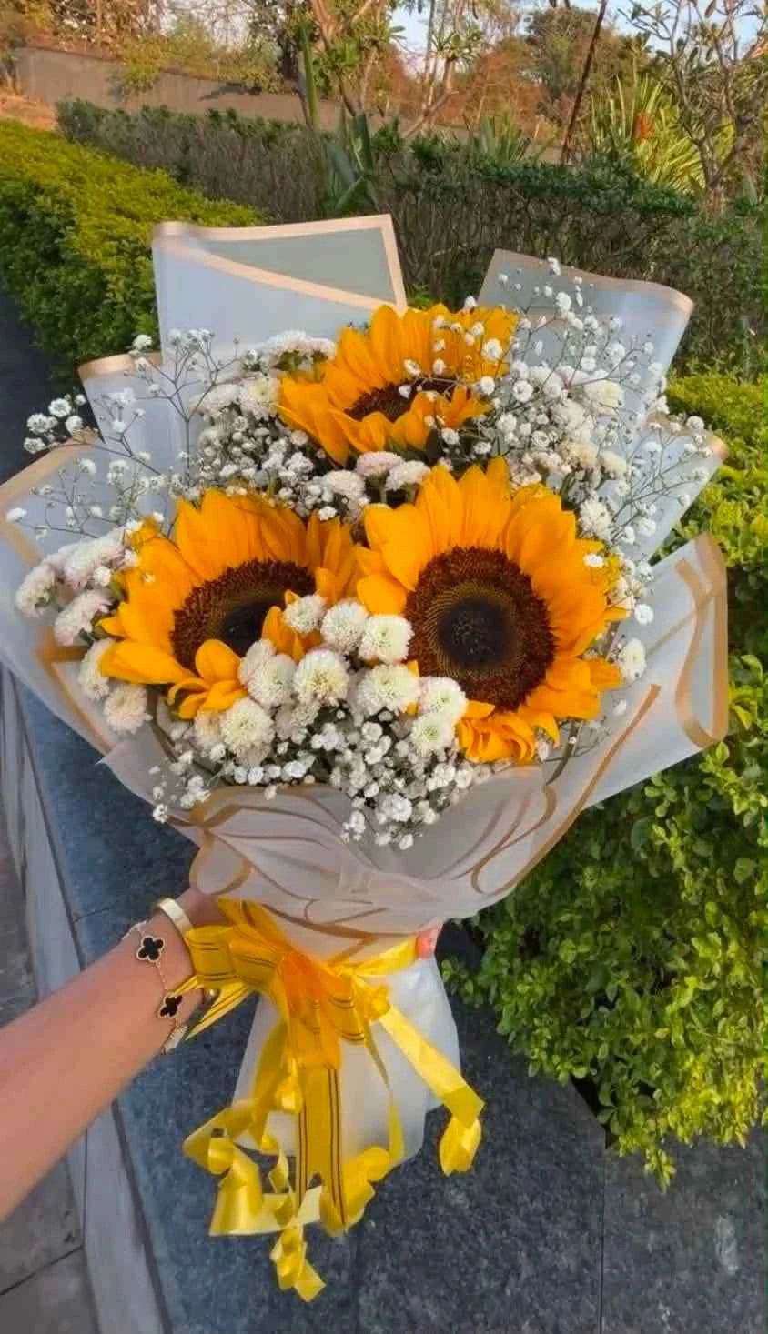 Triple Sunshine – 3 Sunflower Mini Bouquet with Baby’s Breath