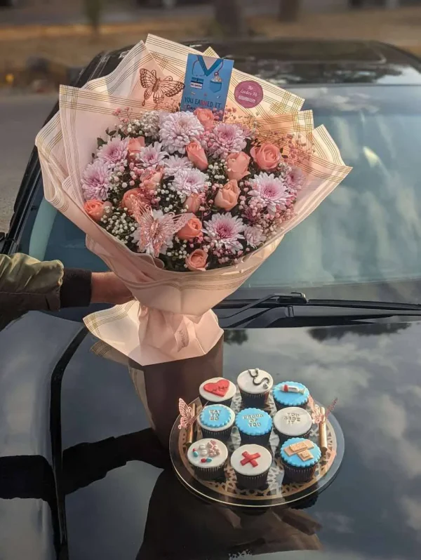 Customized pink cupcakes in acrylic tray with pink bouquet – birthday gift combo for her from The LuvBox PK