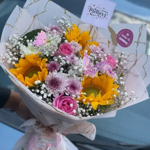 Elegant Mother's Day Flower Bouquet | Flower Shop in Islamabad | The Luv Box PK