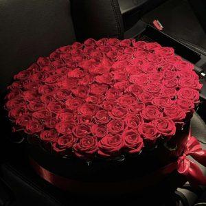 Imperial Bloom – 100 imported roses in a luxury gift box for delivery in Islamabad