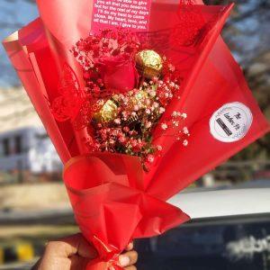 Radiant Charm small flower bouquet with fresh seasonal flowers – flower delivery in Islamabad