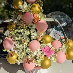 The LuvBox PK luxury balloon bouquet with premium flowers – gift shop in Islamabad