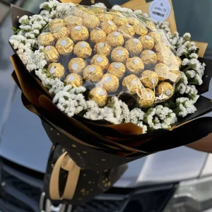 Golden Bliss Ferrero Rocher luxury bouquet – premium gift bouquet delivery in Islamabad