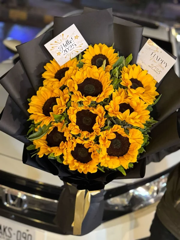 Golden Glow sunflower bouquet – vibrant flower bouquet delivery in Islamabad