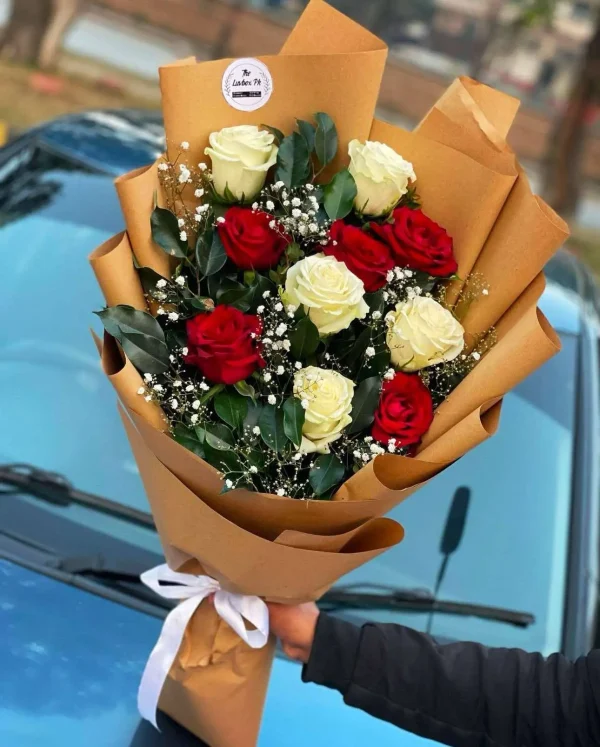 Rustic Romance – White & Red Rose Bouquet in Brown Wrap | Gift Shop in Islamabad – The LuvBox Pk - Image 3