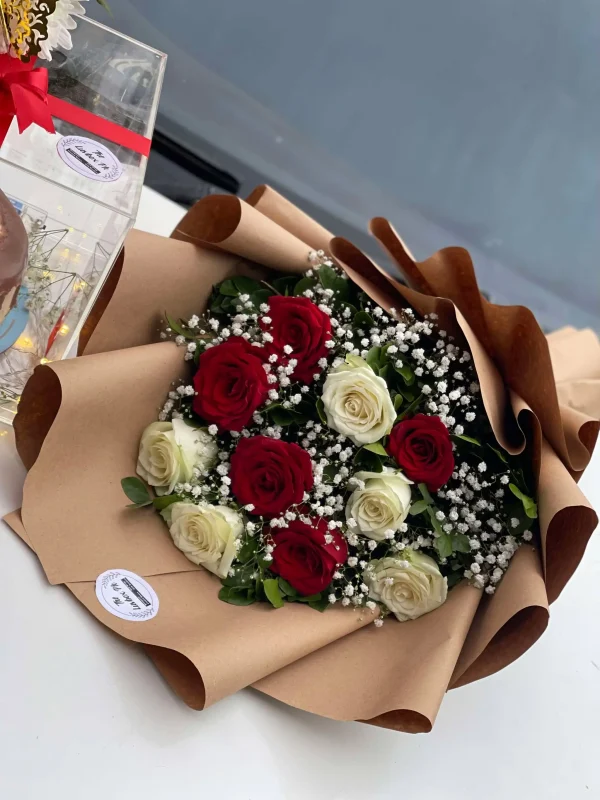 Rustic Romance – White & Red Rose Bouquet in Brown Wrap | Gift Shop in Islamabad – The LuvBox Pk - Image 2