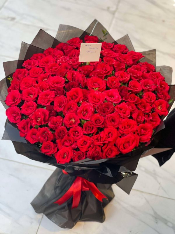 Century Bloom – 100 Premium Rose Bouquet | Gift Shop in Islamabad – The LuvBox Pk - Image 2