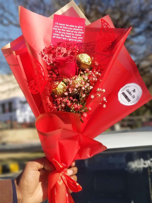 Radiant Charm – Small Flower Bouquet | Flower Delivery in Islamabad