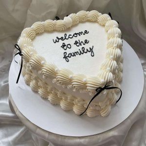 White Heart Cake – Elegant Heart-Shaped Cake for Anniversaries, Birthdays & Welcomes | The LuvBox Pk
