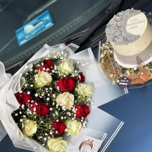 Eid gift tray with imported rose bouquet and 2 lbs custom cake – The LuvBox PK