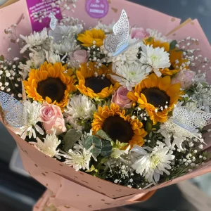 Blooming Grace Mother's Day Luxe Bouquet | Gift Shop in Islamabad – The Luv Box PK