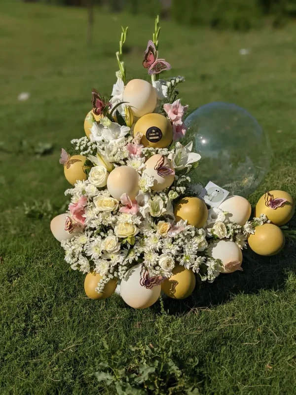 The LuvBox PK – Luxe Balloon & Flower Bouquet | Gift Shop in Islamabad - Image 2